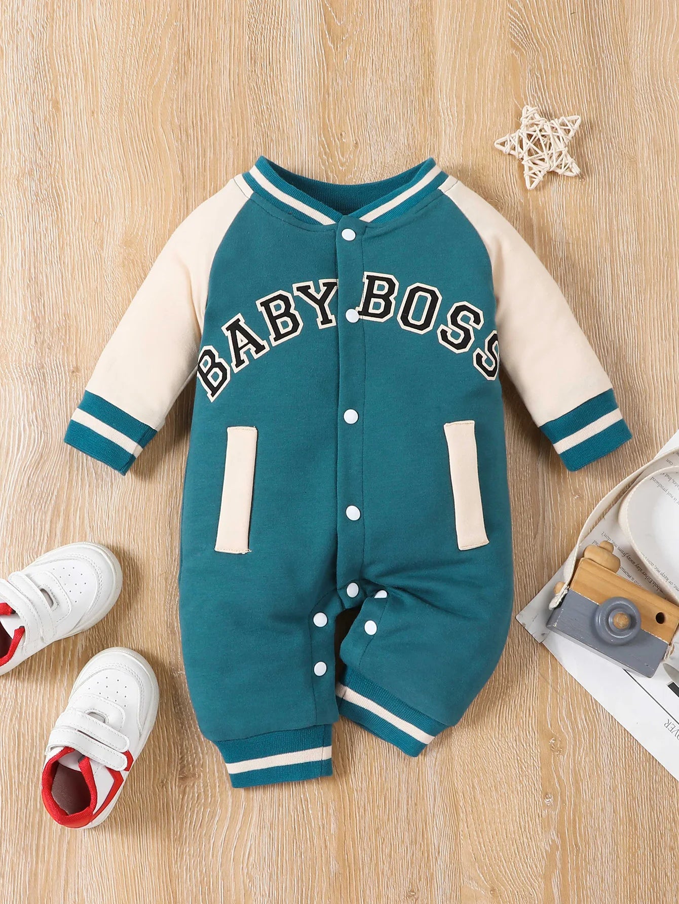 Fashionable letter printed black long sleeved round neck baby boy jumpsuit
