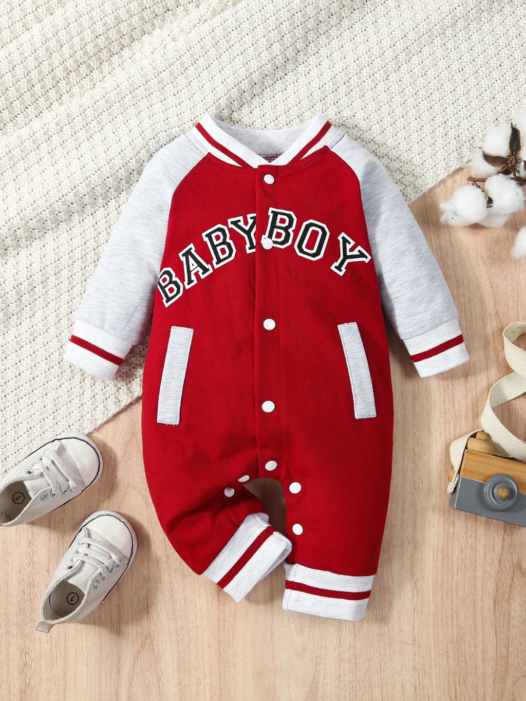 Fashionable letter printed black long sleeved round neck baby boy jumpsuit