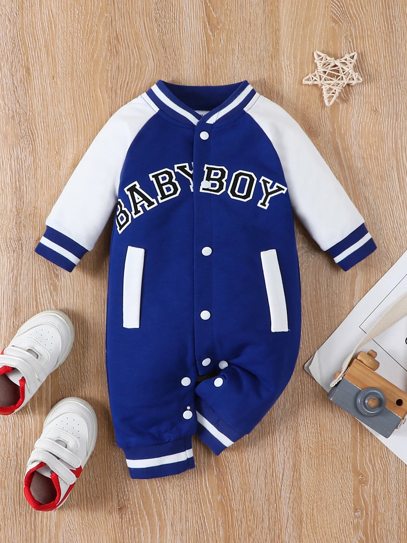 Fashionable letter printed black long sleeved round neck baby boy jumpsuit